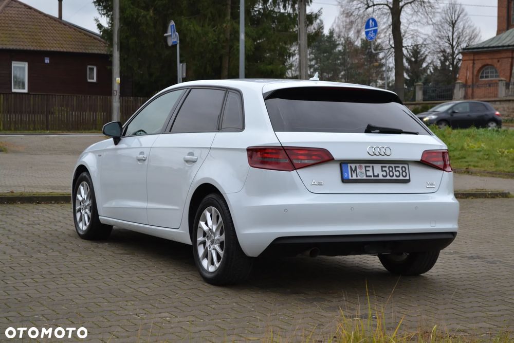 Audi A3 Sportback 1.6 TDI (clean diesel) S line Sportpaket - 16