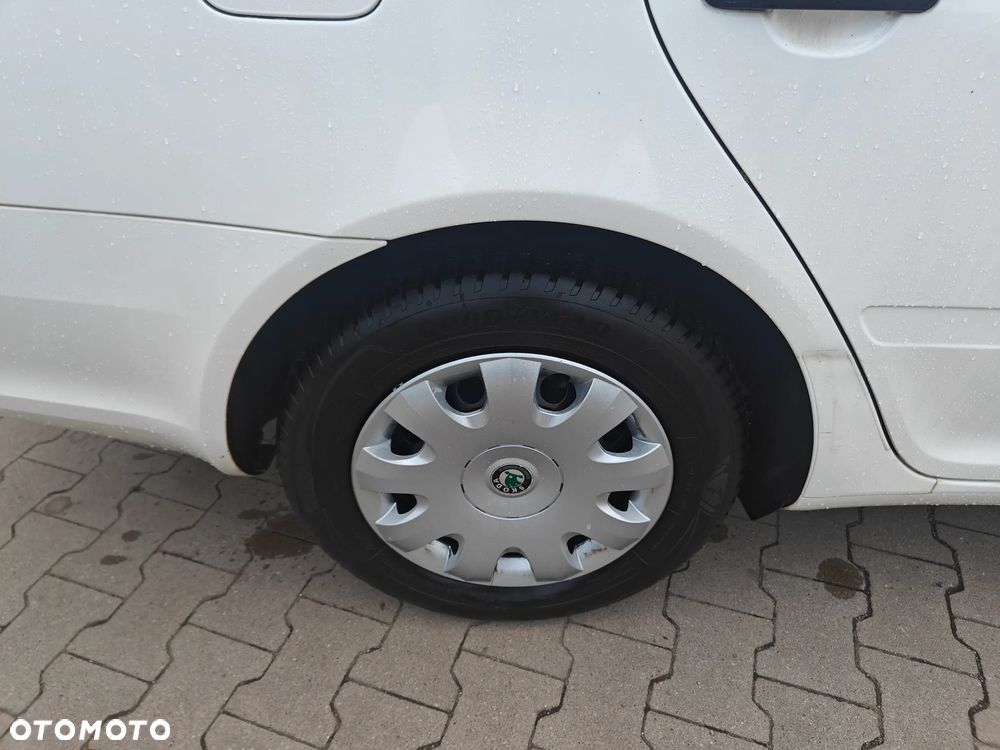 Skoda Octavia 1.6 TDI DPF Ambition - 6