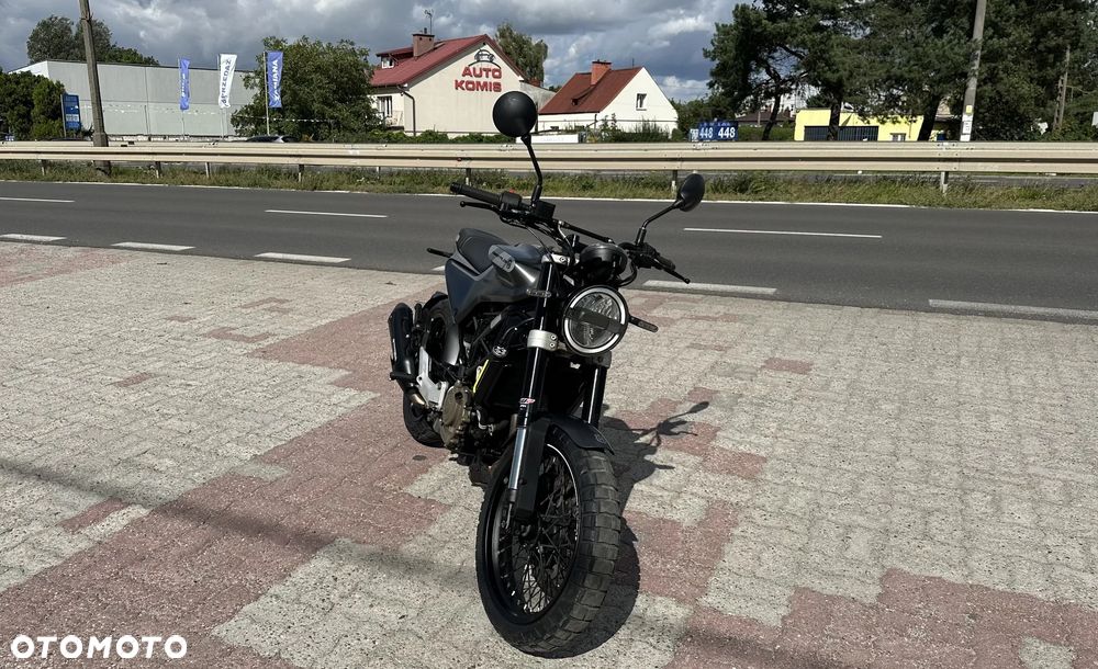 Husqvarna Svartpilen - 7