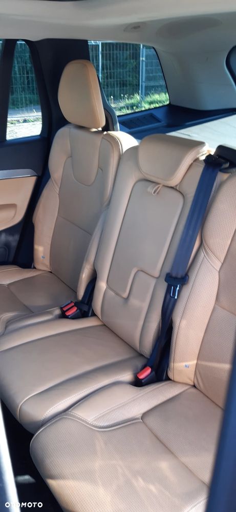 Volvo XC 90 - 25