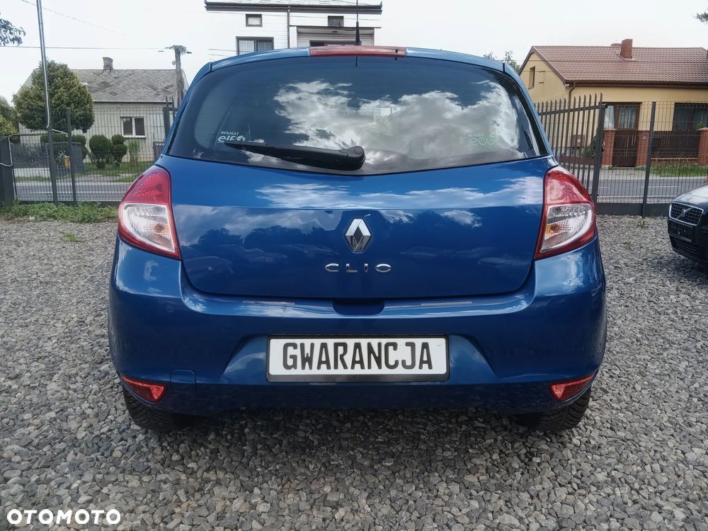 Renault Clio 1.2 16V 75 Expression - 10