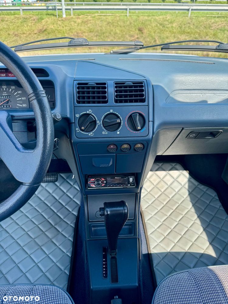 Peugeot 205 - 16