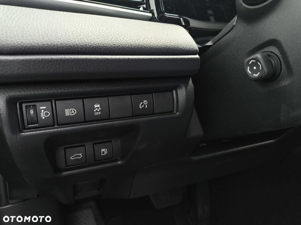 Toyota Camry - 12