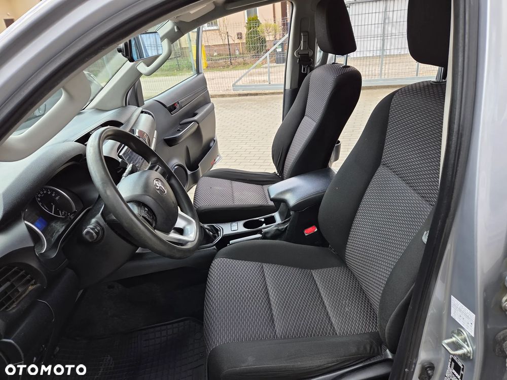 Toyota Hilux 2.4 D-4D Double Cab DLX 4x4 - 14