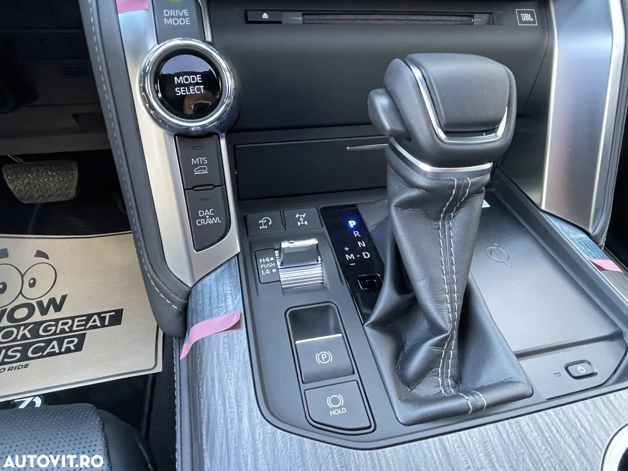 Toyota Land Cruiser 300 - 17
