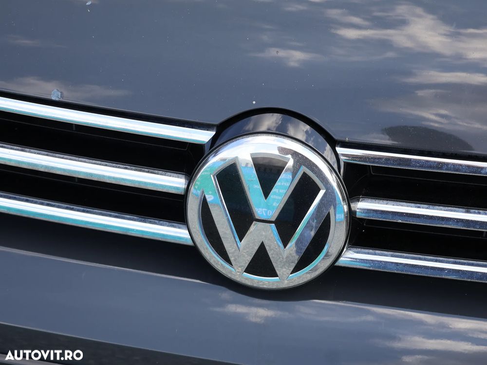 Volkswagen Touran 2.0 TDI DSG Highline - 18