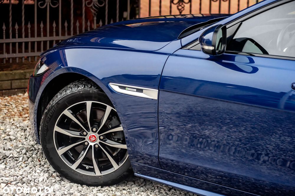 Jaguar XE 20d R-Sport Ingenium Edition - 8