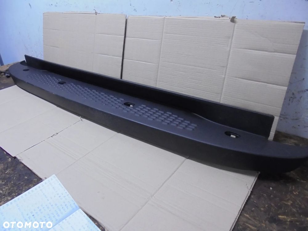 STOPIEŃ TYLNY NAKŁADKA ZDERZAKA TYŁ IVECO DAILY 2014> 5801628513 - 1