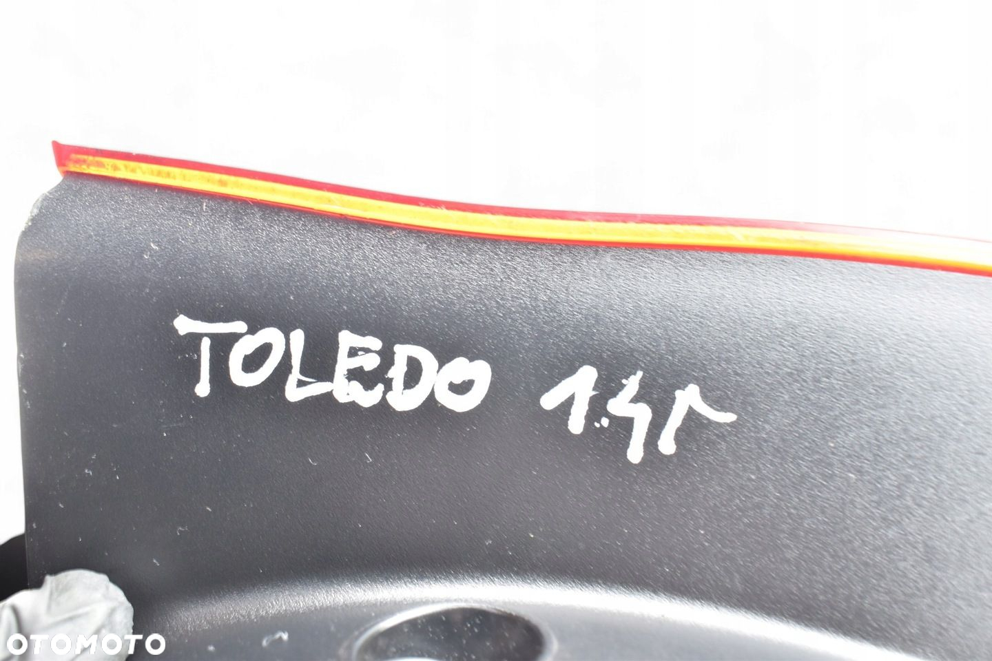 Lampa Prawy Tył w Błotnik SEAT TOLEDO IV 2014R - 9