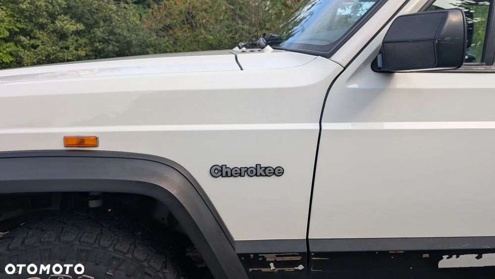 Jeep Cherokee - 25