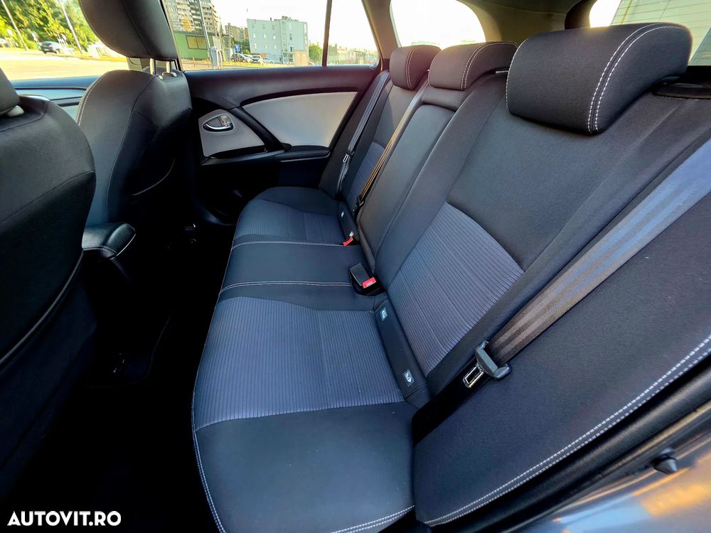 Toyota Avensis 2.0 D-4D Executive - 10
