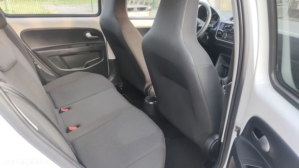 Volkswagen up! move - 14