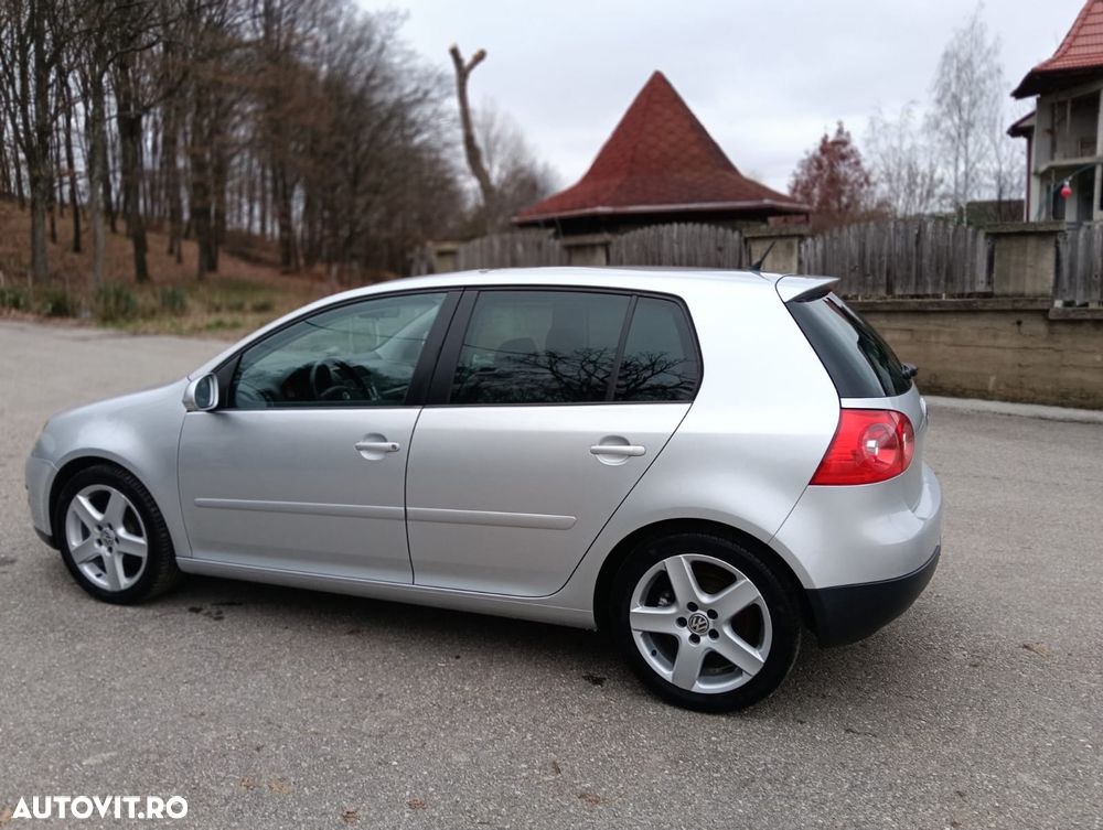Volkswagen Golf 1.9 TDI DPF Sportline - 11