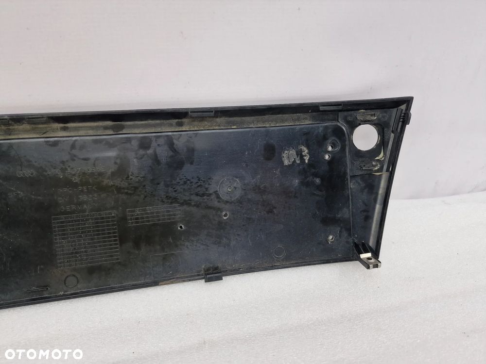 AUDI A6 C6 04- KRATKA ŚRODKOWA W GRILL / PODKŁADKA POD TABLICE , NR 4F0807285E , NR AUKCJI KR74 - 7