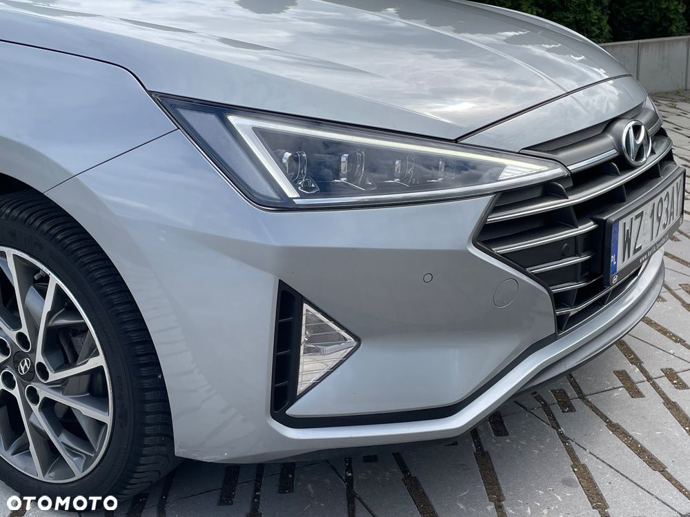 Hyundai Elantra 1.6 Style - 33