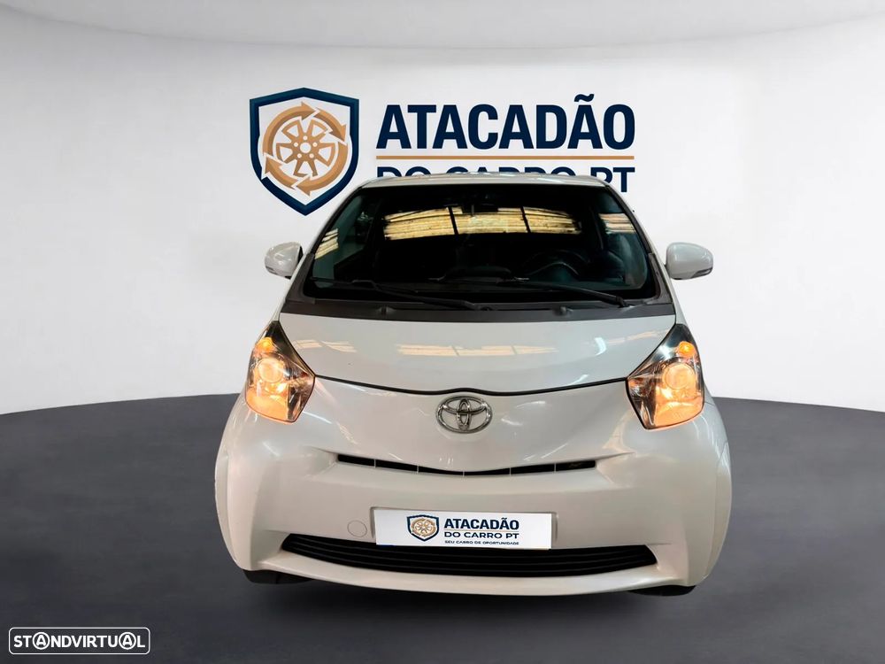 Toyota iQ - 3