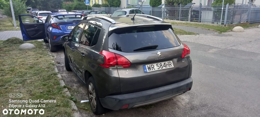 Peugeot 2008 1.6 e-HDi Allure S&S - 3