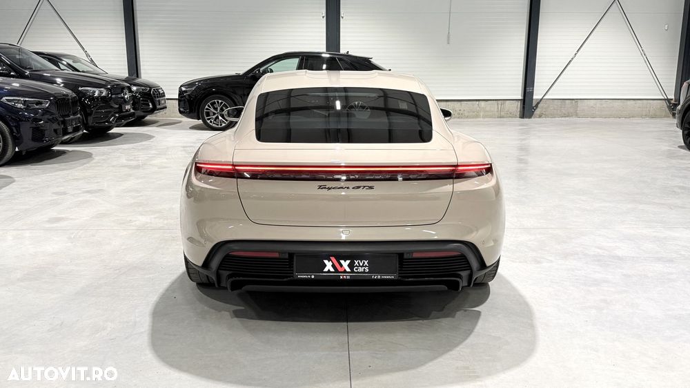 Porsche Taycan GTS Sport - 12