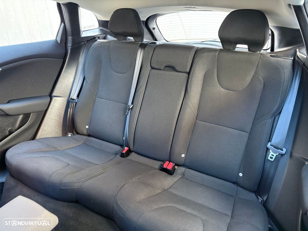 Volvo V40 2.0 D2 Kinetic - 52