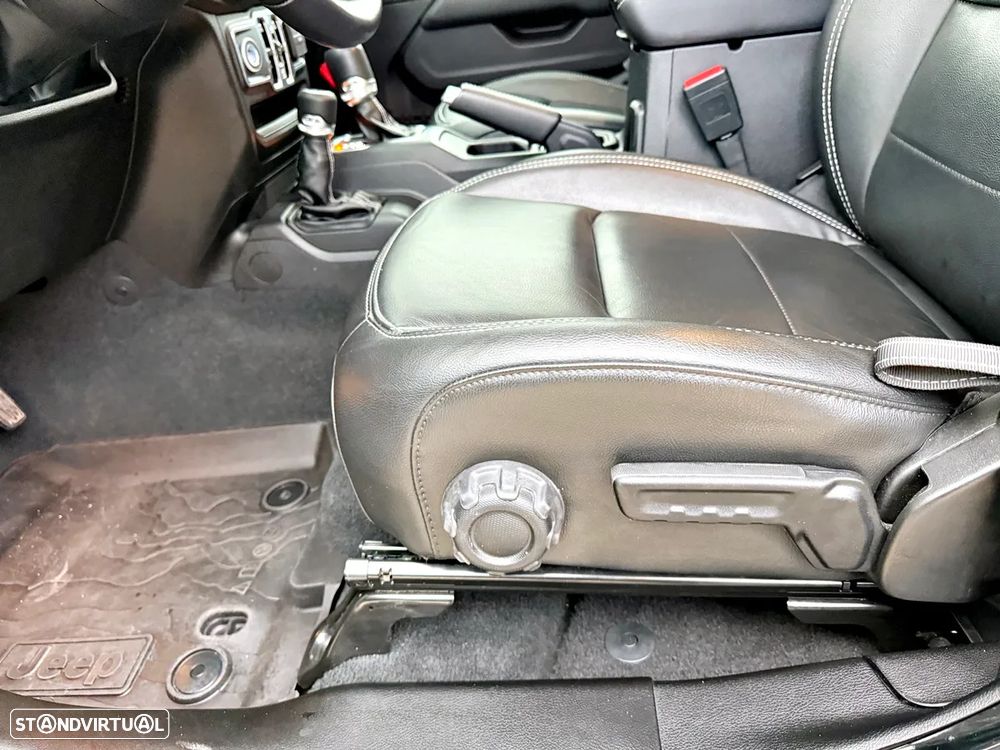 Jeep Wrangler Unlimited - 23