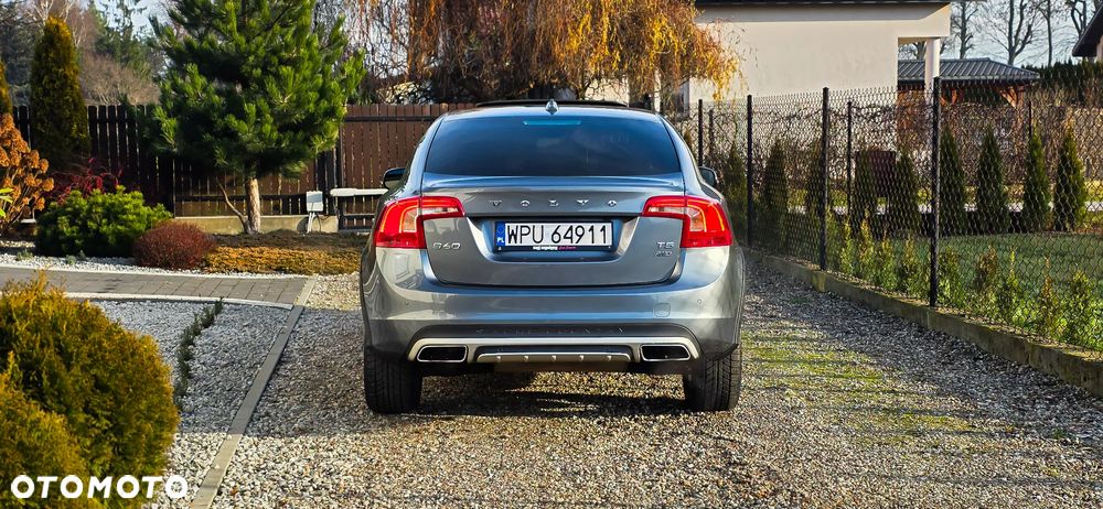 Volvo S60 T5 AWD Summum - 2