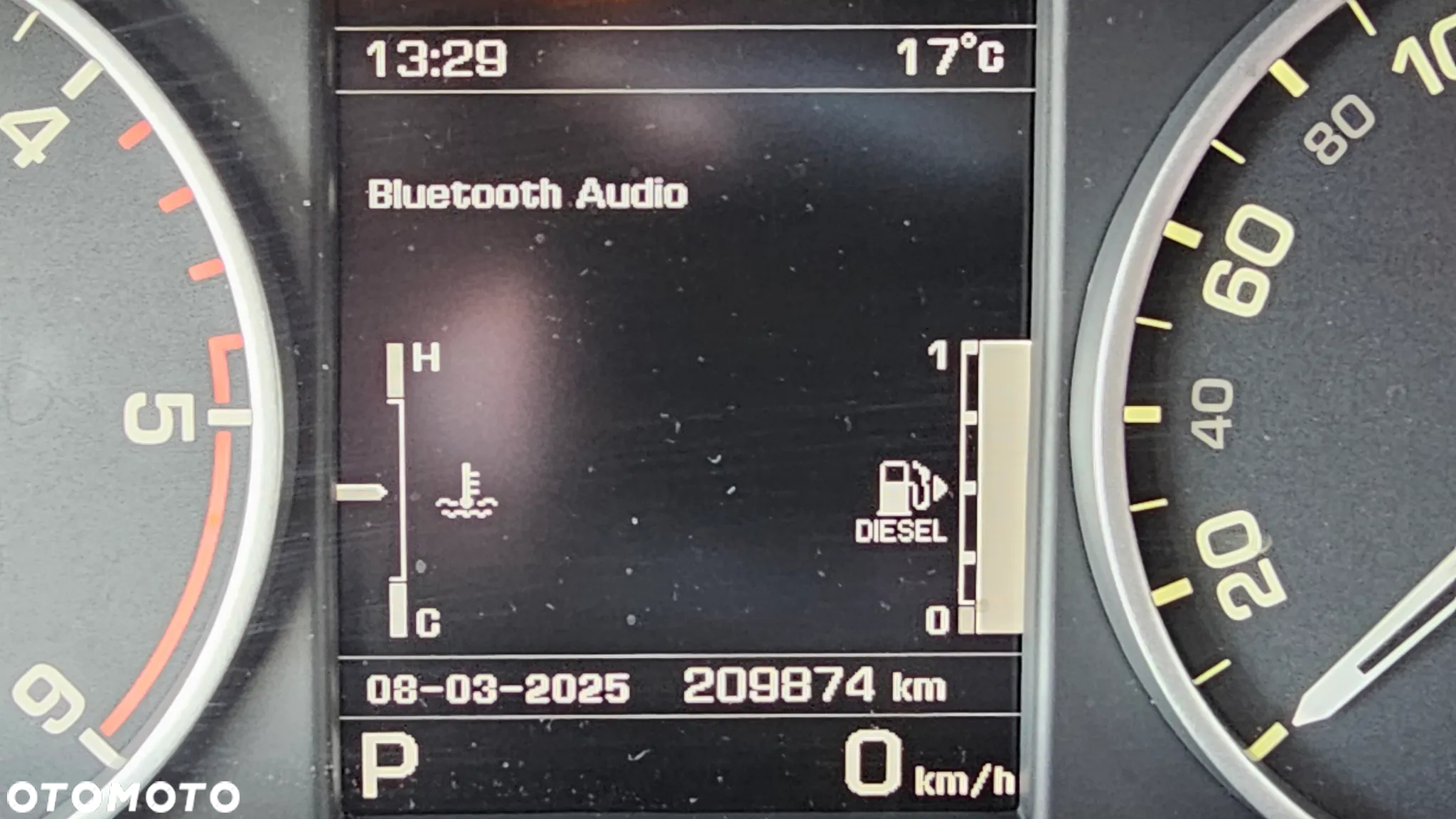 Land Rover Discovery IV 3.0 SD V6 HSE - 12