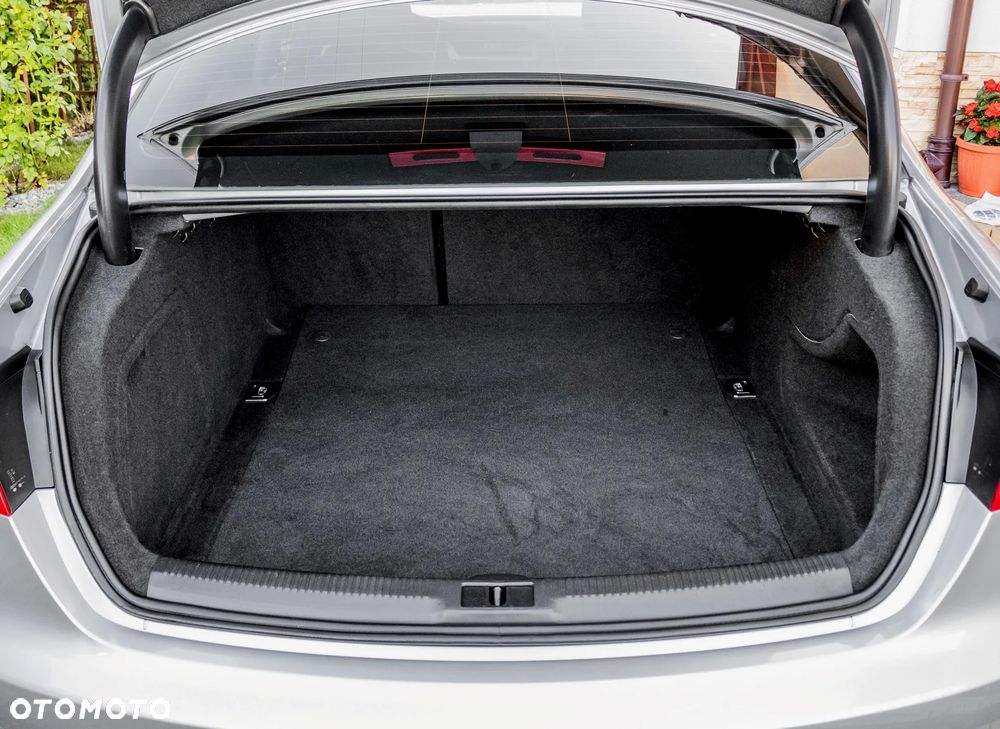 Audi A4 Limousine - 28