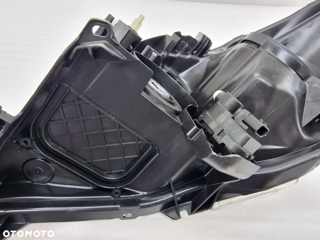 TOYOTA AURIS I LIFT 09-12 PRAWA LAMPA PRZEDNIA PRZÓD , NR 81110-02A40 / 89903723 / 89903691 , NR AUKCJI LL446 - 16