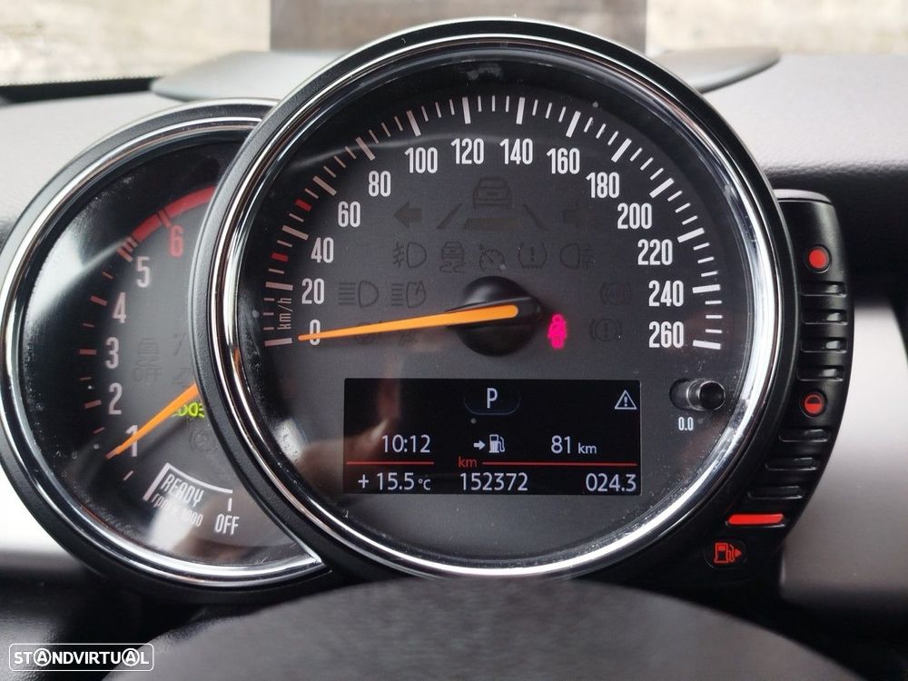 MINI 5 Portas Cooper D Auto - 29