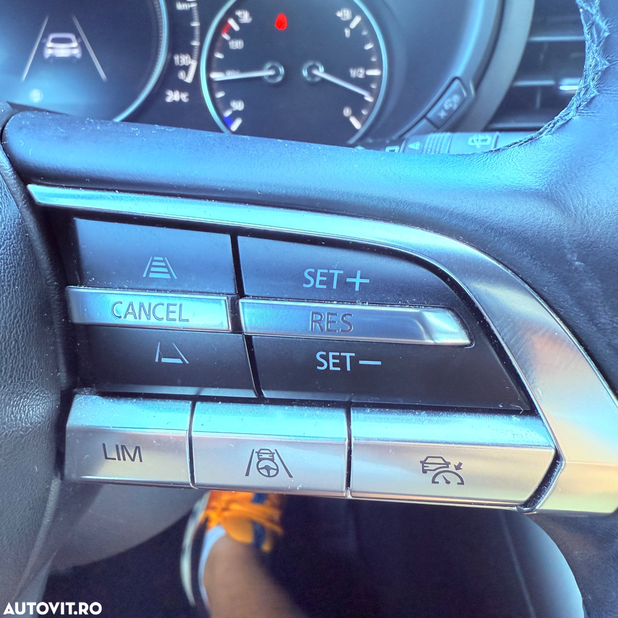 Mazda 3 e-Skyactiv G122 MHEV - 8