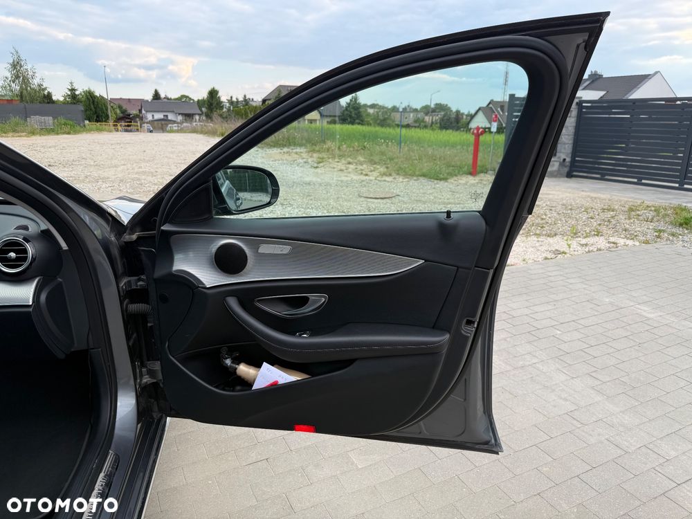 Mercedes-Benz Klasa E 220 d Business Edition 9G-TRONIC - 26