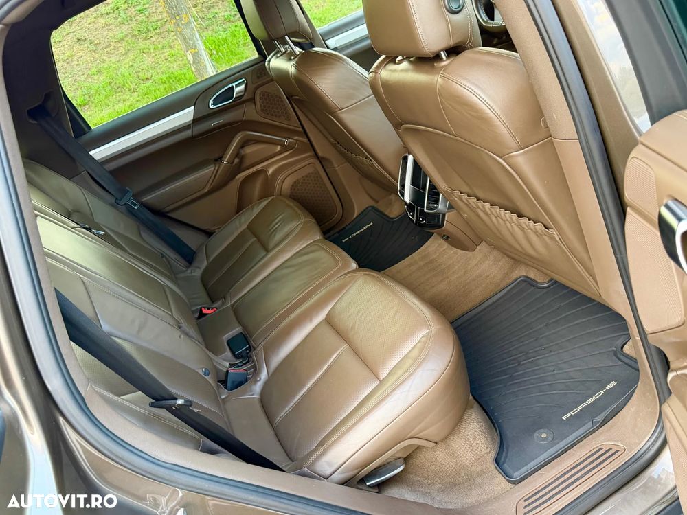 Porsche Cayenne 3.0TD TipTronic - 11