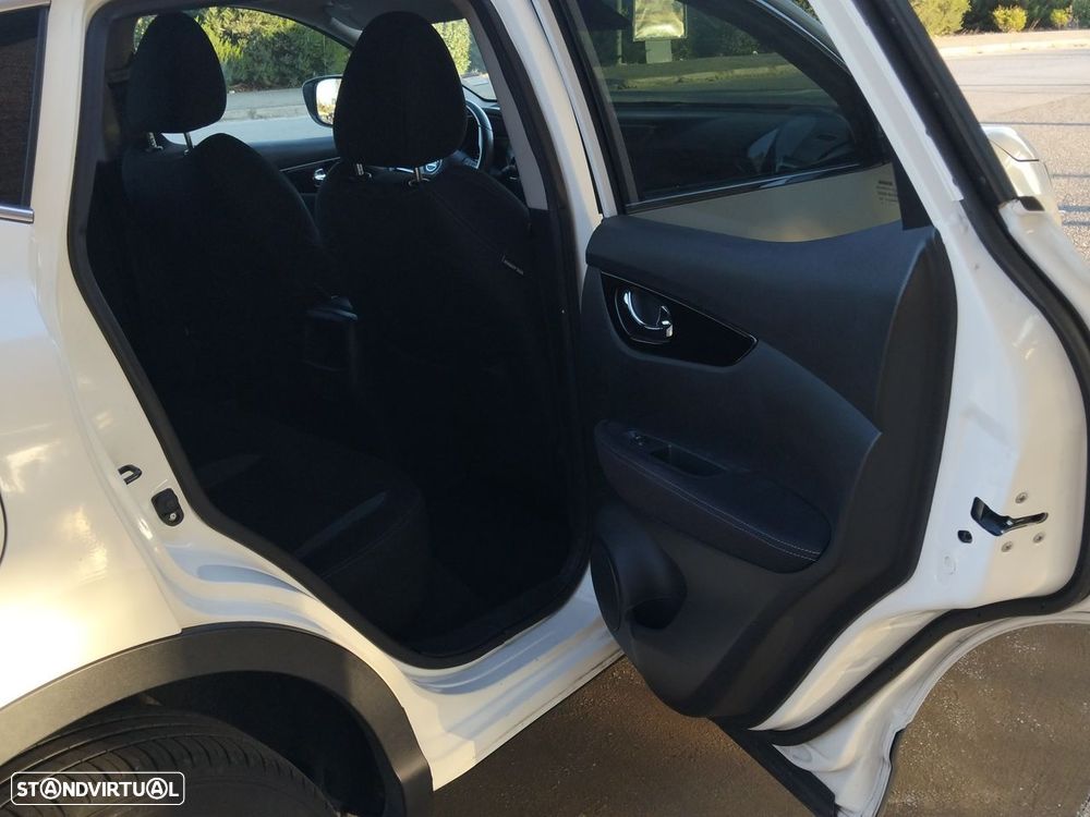 Nissan Qashqai 1.5 dCi N-Connecta J17 DCT - 12