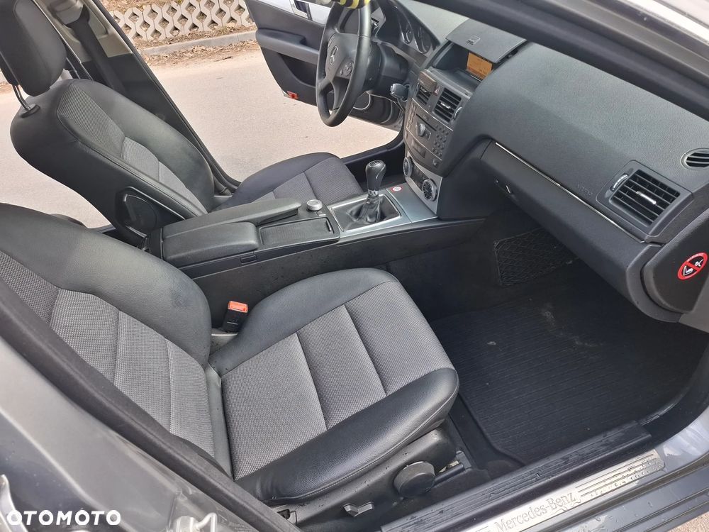 Mercedes-Benz Klasa C 180 Kompressor BlueEFFICIENCY - 7