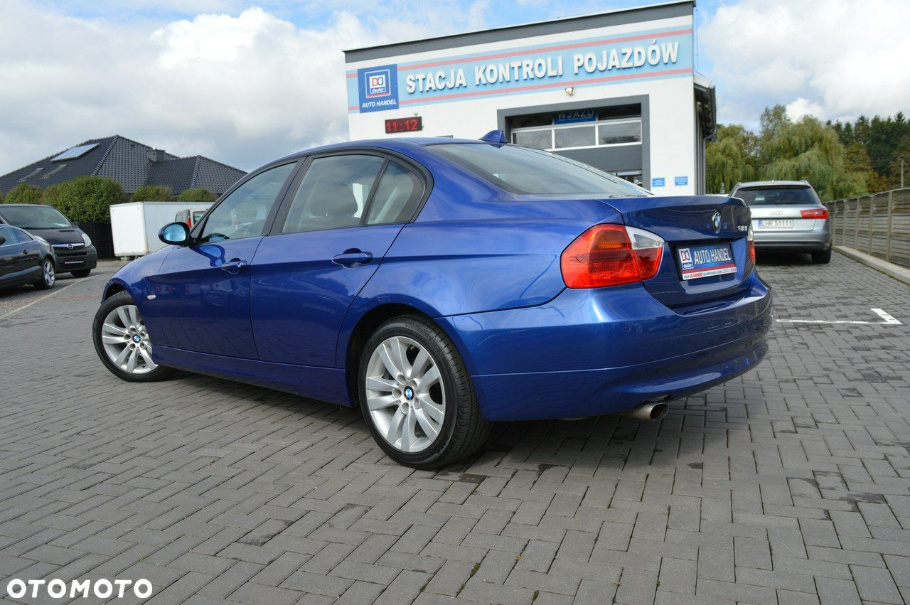 BMW Seria 3 318i - 14