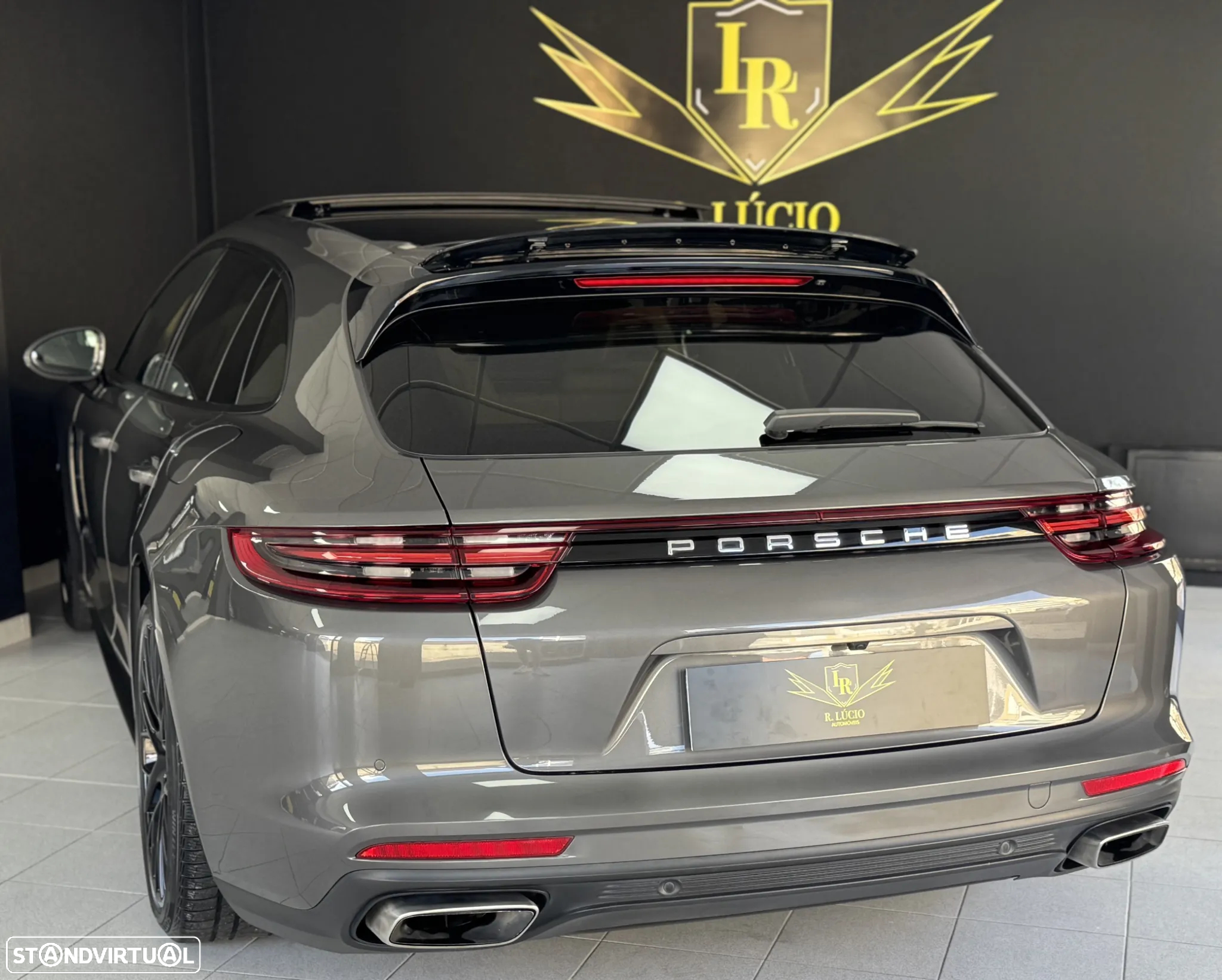 Porsche Panamera Sport Turismo 4 E-Hybrid - 21