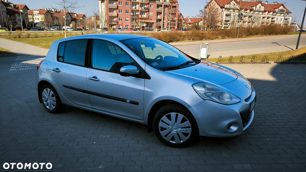 Renault Clio 1.5 dCi Authentique - 10