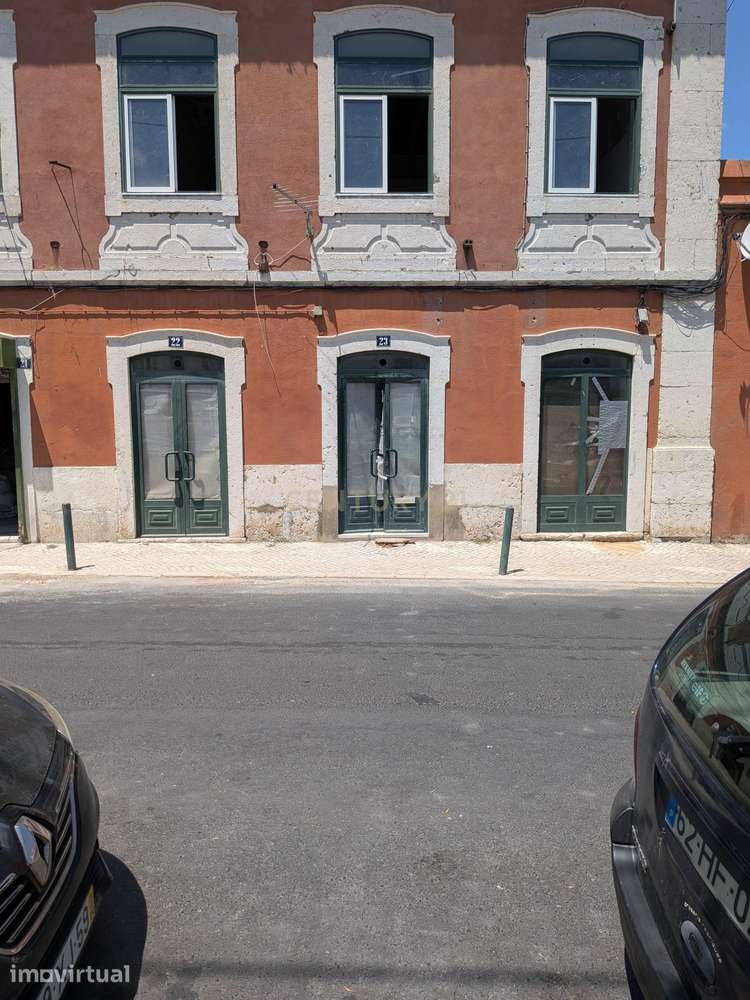 Loja Renovada em Santa Clara, Lisboa - Excelente Oportunidade - Grande imagem: 3/7