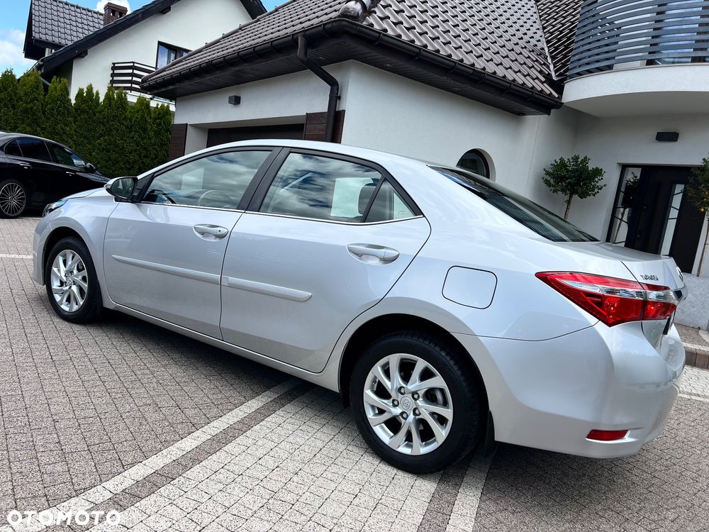 Toyota Corolla 1.6 Premium - 5