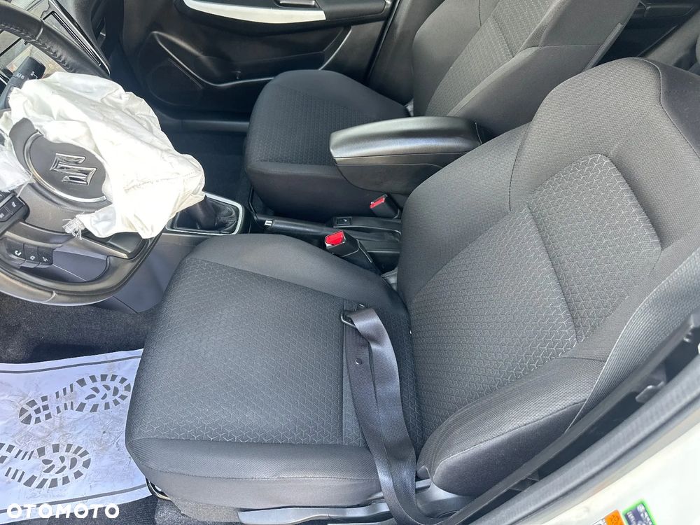 Suzuki Swift 1.2 Premium Plus - 22