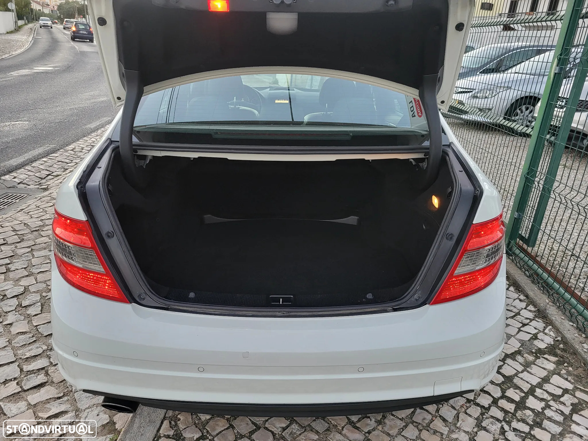 Mercedes-Benz C 250 CDi Avantgarde BlueEfficiency - 12