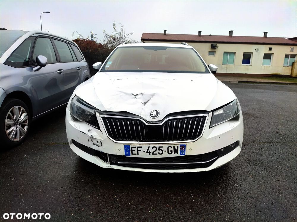Skoda Superb 2.0 TDI DSG L&K - 4
