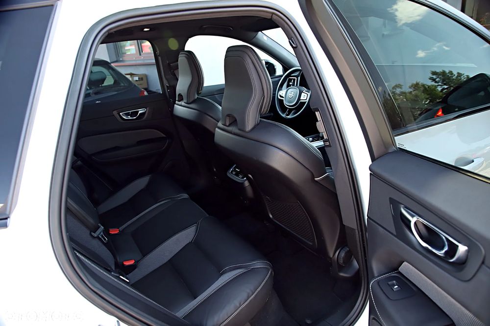 Volvo XC 60 B4 D AWD R-Design - 20