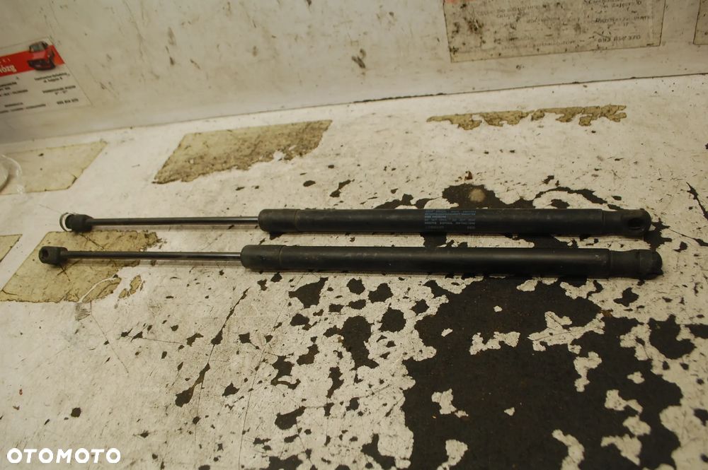 SIŁOWNIK SIŁOWNIKI KLAPY BAGAŻNIKA TYŁ TYLNE SKODA SUPERB II SEDAN 3T5827550 - 2