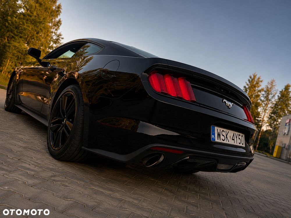 Ford Mustang - 4
