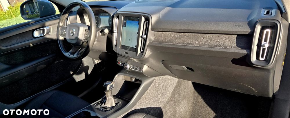 Volvo XC 40 T3 Momentum Pro - 11
