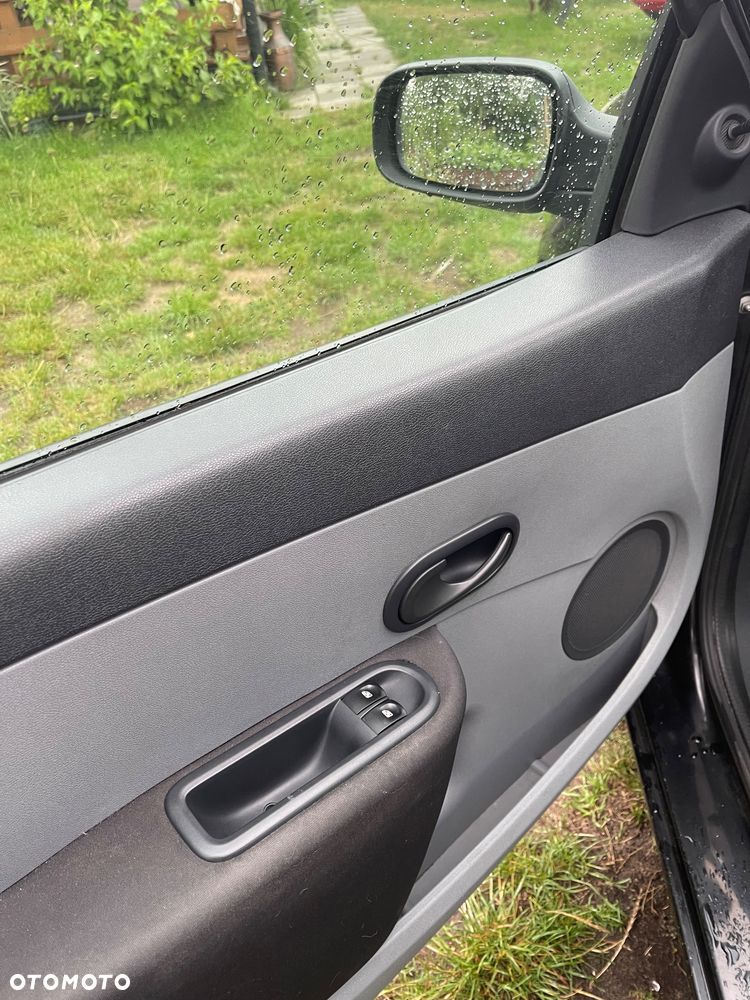 Renault Clio - 19