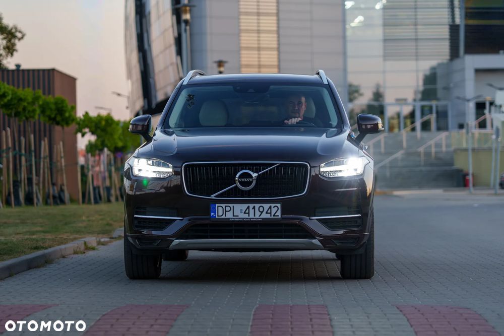 Volvo XC 90 D5 AWD Momentum - 2