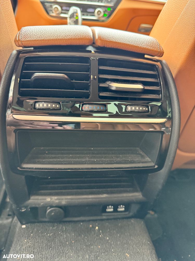 BMW Seria 5 530i Aut. Luxury Line - 16