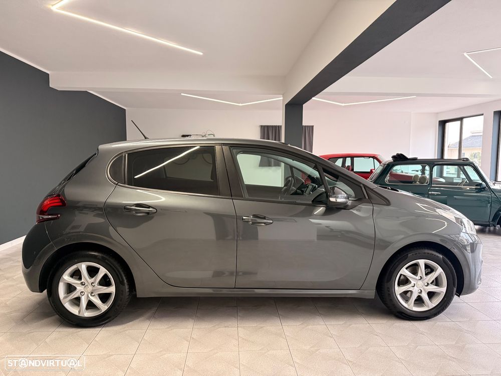 Peugeot 208 1.2 PureTech Style - 4